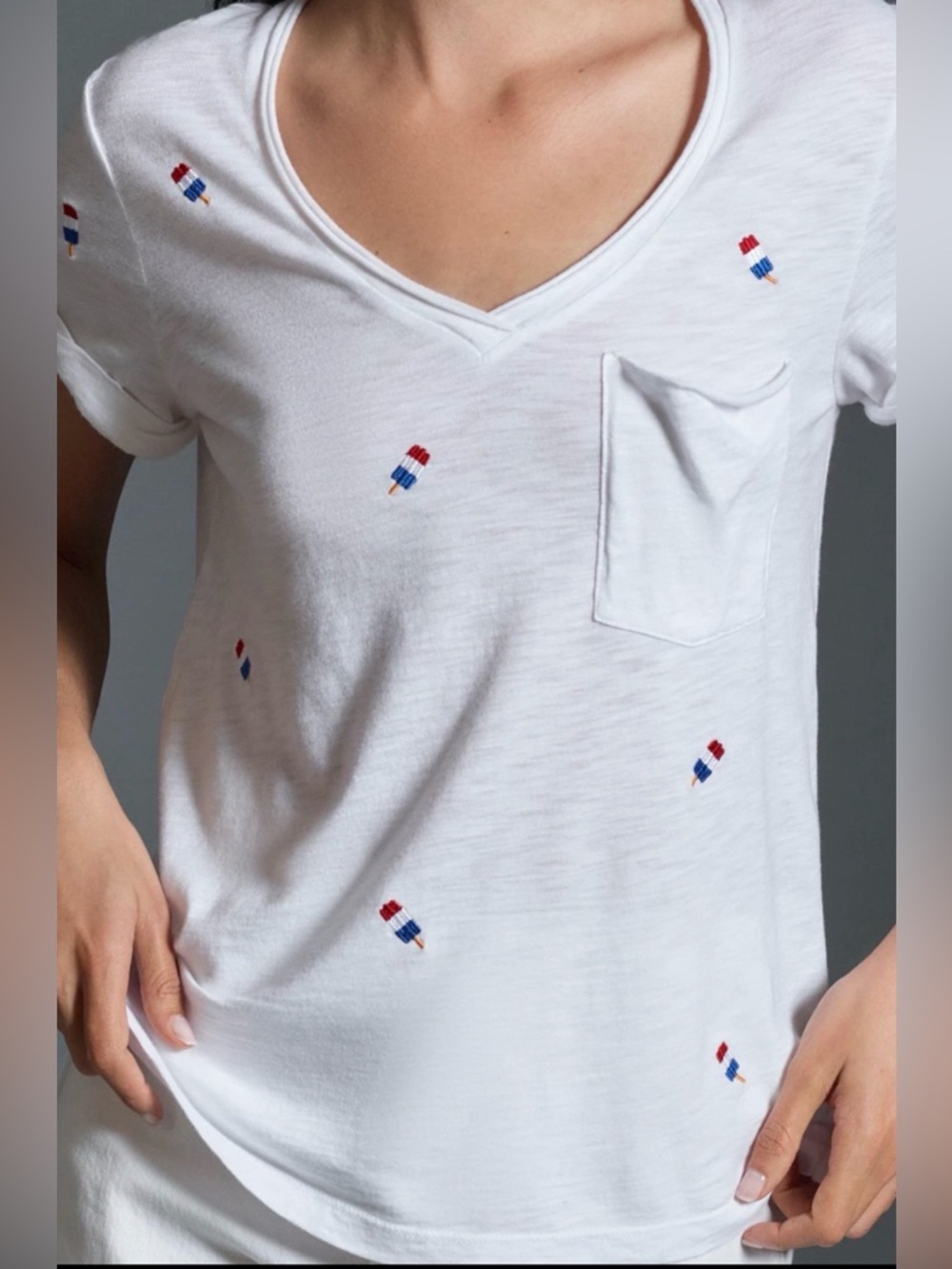 T.la White V-Neck T-Shirt Embroidered Popsicle Design XS